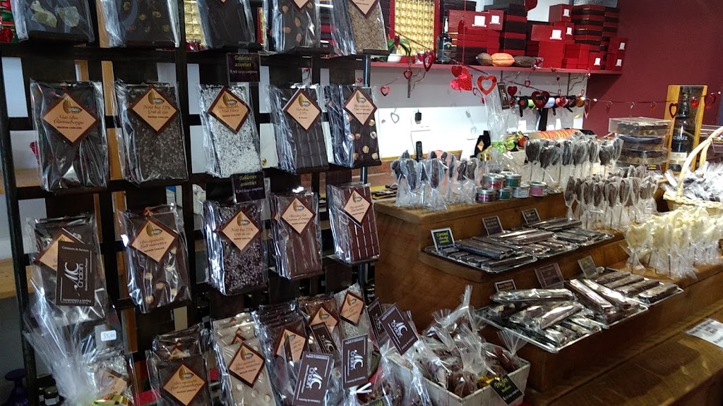 MC Chaloin Chocolatier | 19 Rue St Joseph, Gracefield, QC J0X 1W0, Canada | Phone: (819) 463-1946