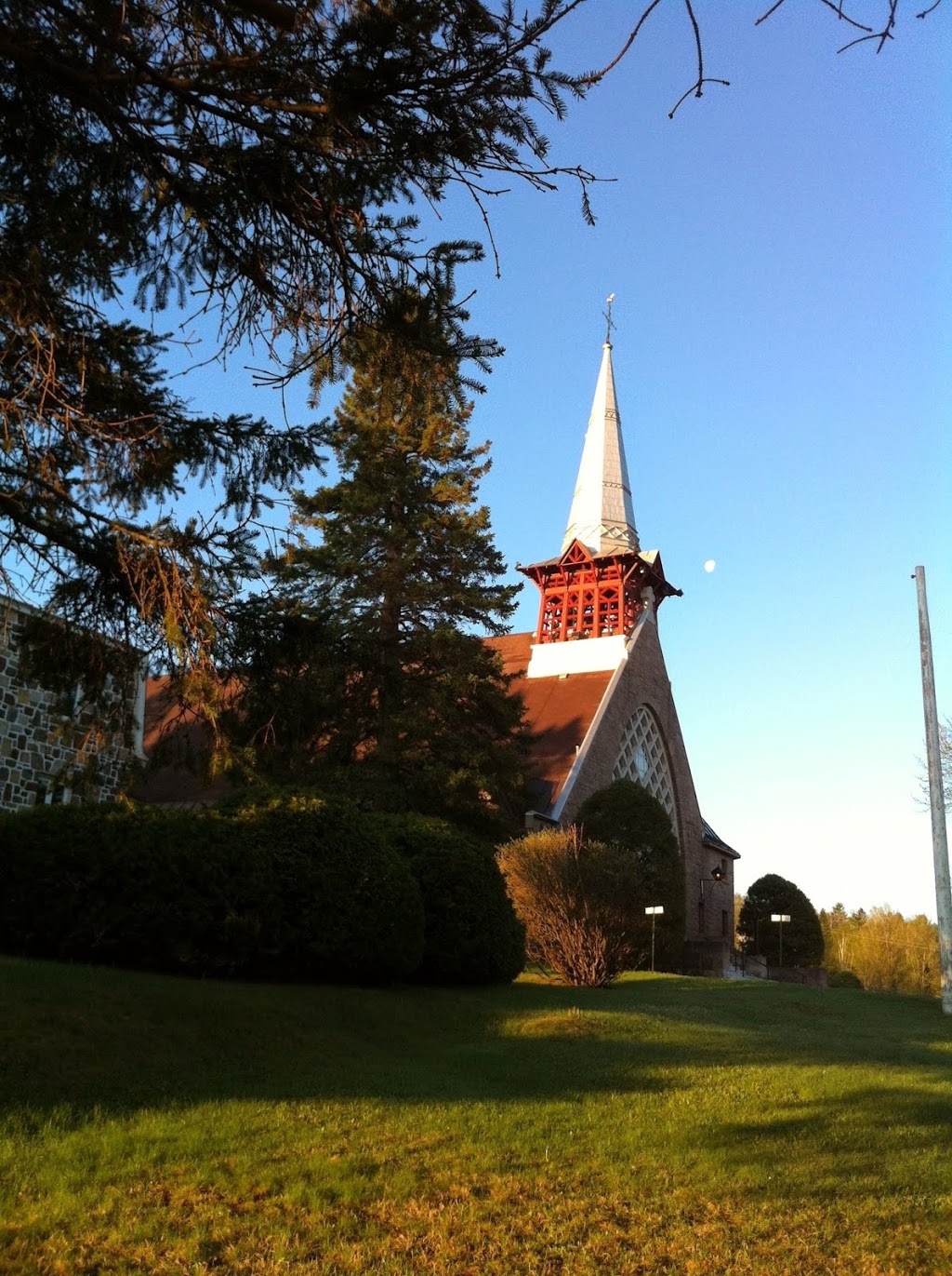 Gîte Couette et Girouette Bed and breakfast | 941 Rue Ouimet, Sainte-Adèle, QC J8B 2R3, Canada | Phone: (450) 229-6433