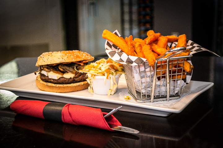 Resto Bistro Rumeur | 585 Boulevard de la Gappe, Gatineau, QC J8T 8N7, Canada | Phone: (819) 243-0001