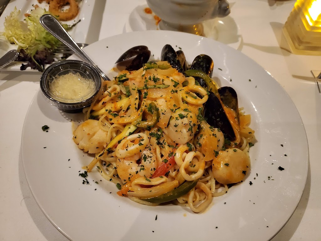 Revolving Dining Room | 5200 Robinson St, Niagara Falls, ON L2G 2A3, Canada | Phone: (905) 356-2651