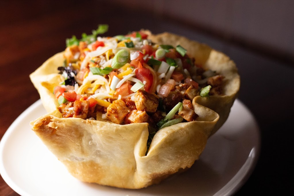 Beckhams Pub & Eatery | 1355 32 Ave NE, Calgary, AB T2E 7Z5, Canada | Phone: (403) 291-9091