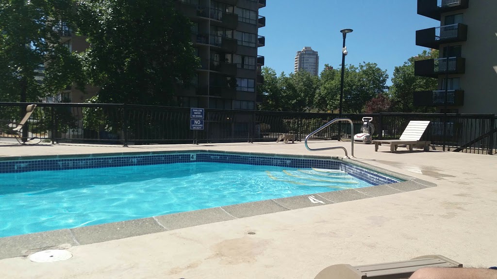 Horizon Towers | 4960 &, 5050 Sanders St, Burnaby, BC V5H 1S9, Canada | Phone: (604) 336-5445