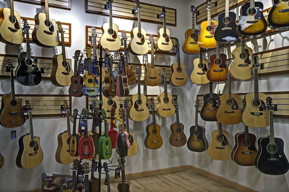 Long & McQuade Musical Instruments | 1887 Kingston Rd, Pickering, ON L1V 1C9, Canada | Phone: (905) 686-4900