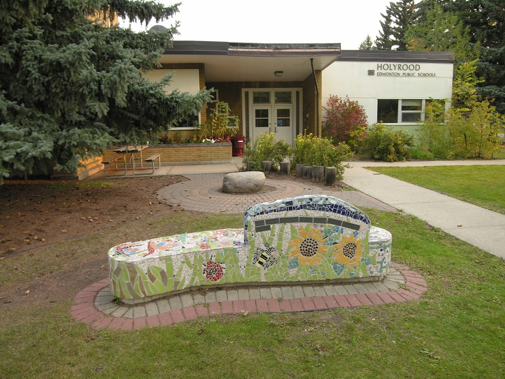Holyrood School | 7920 94 Ave NW, Edmonton, AB T6C 1W4, Canada | Phone: (780) 466-2292