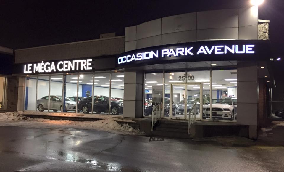 Le Méga Centre Park Avenue Laval | 2500 Boulevard Curé-Labelle, Laval, QC H7T 1R1, Canada | Phone: (514) 899-9199