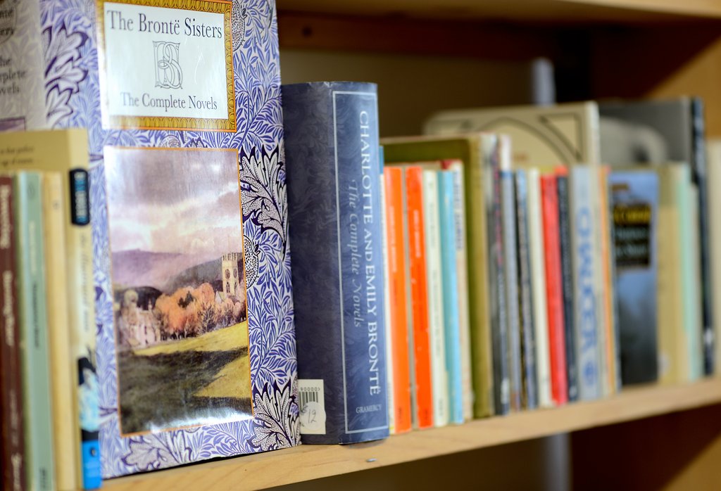 Cliffside Village Books | 2404 Kingston Rd, Scarborough, ON M1N 1V2, Canada | Phone: (647) 827-9199