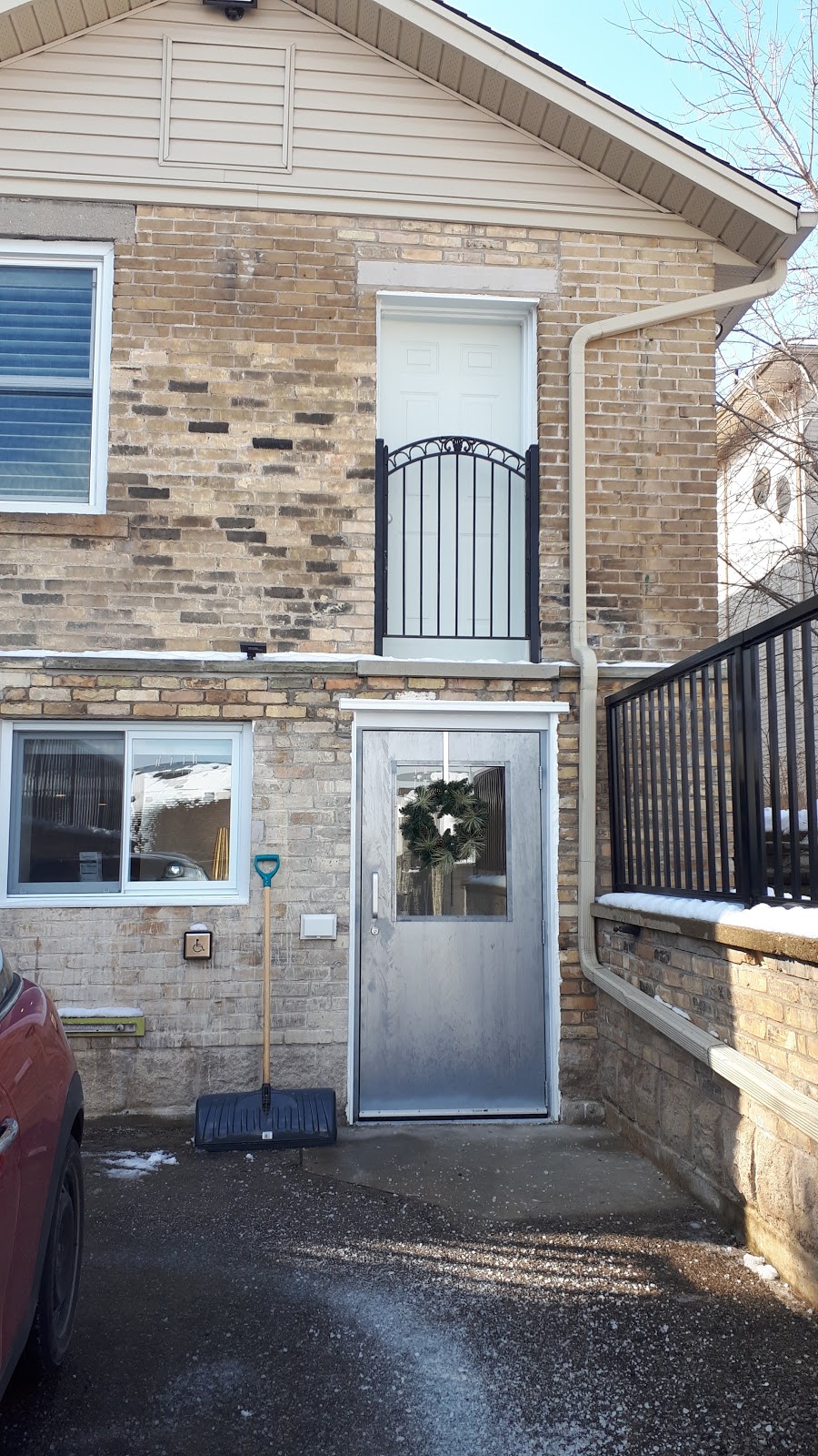 Amanda Strathearn RMT | 265 Woolwich St Unit #3, Guelph, ON N1H 3V8, Canada | Phone: (226) 343-9797
