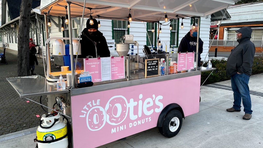 Little oOties Mini Donuts | 14995 Marine Dr, White Rock, BC V4B 1C3, Canada | Phone: (604) 812-1632