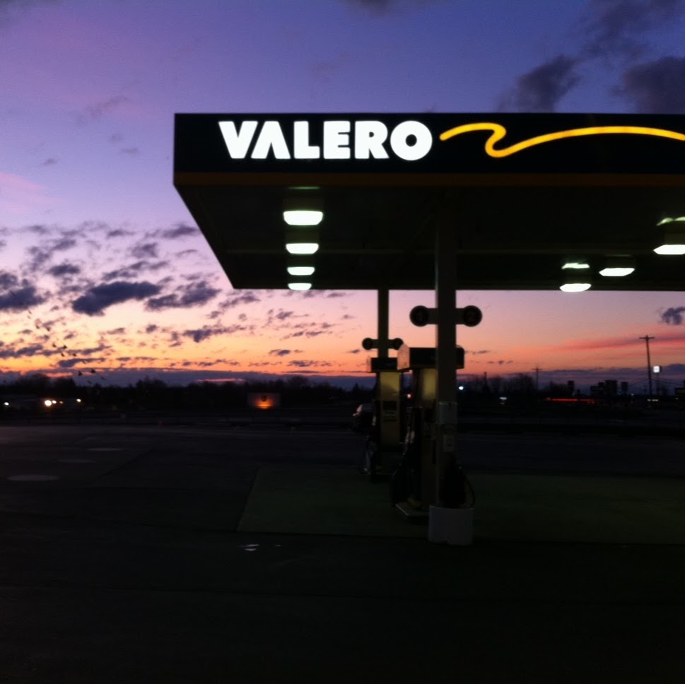 Champlain Valero/ Nathans Famous | 1038 State Route 11, Champlain, NY 12919, USA | Phone: (518) 298-8438