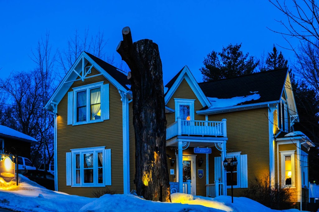 À LAncestrale B&B | 200 Rue Abbott, Magog, QC J1X 2H5, Canada | Phone: (819) 847-5555