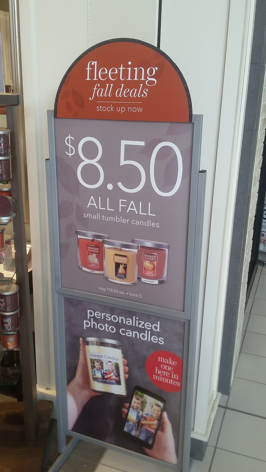 Yankee Candle | Oshawa Centre, 419 King St W, Oshawa, ON L1J 2K5, Canada | Phone: (905) 720-1400