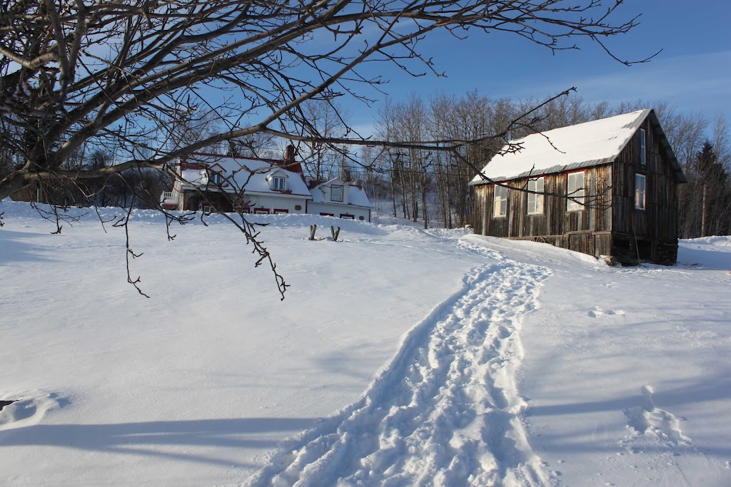 La maison Harvey | 230 Chem. de Port au Persil, Saint-Siméon, QC G0T 1X0, Canada | Phone: (450) 774-0515