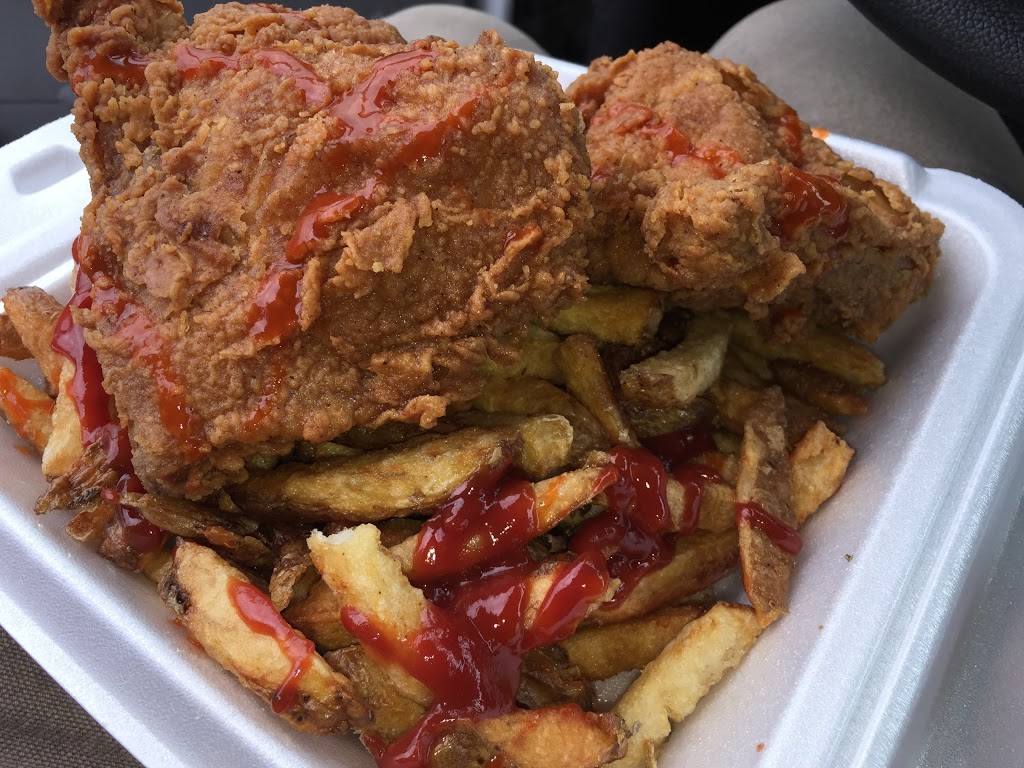 Chesters Chicken & Fish | 771 Southdale Rd E, London, ON N6E 2C6, Canada | Phone: (519) 471-1100