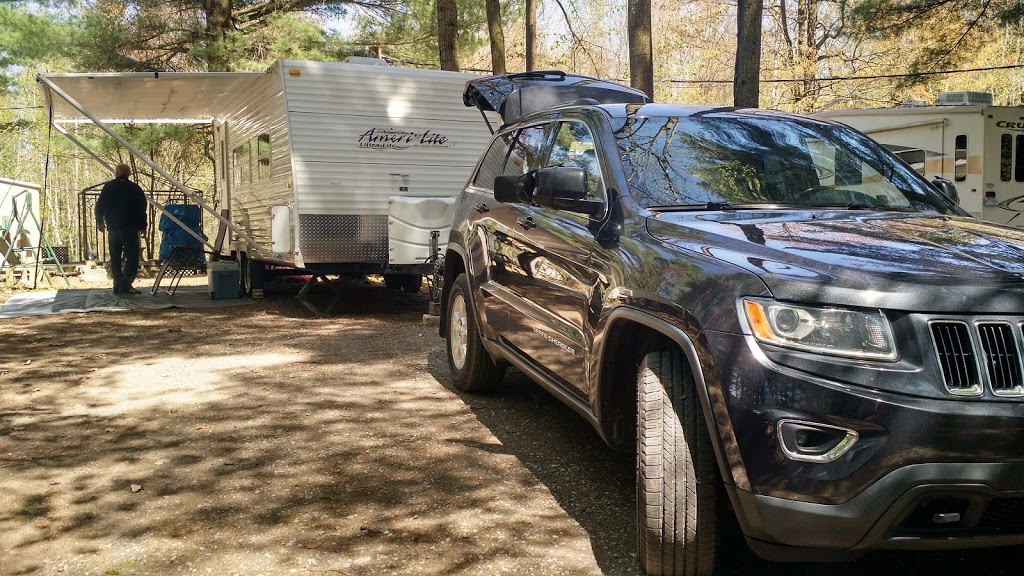 Camping Des Pins | 379 Boulevard Kingsey, Kingsey Falls, QC J0A 1B0, Canada | Phone: (819) 839-2648