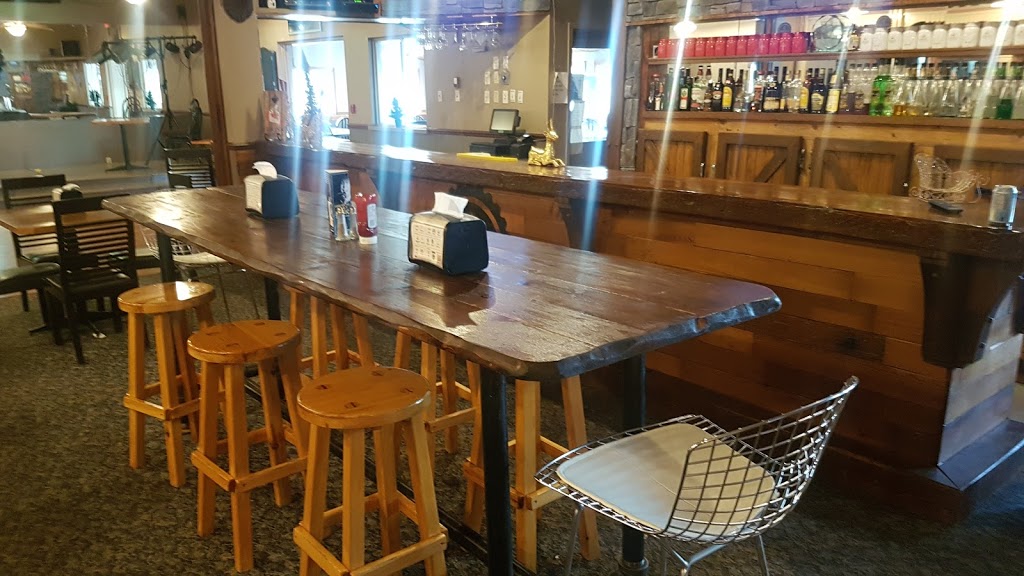 Stoco Lake Lodge at Trudeau Park | 15 Trudeau Ln, Tweed, ON K0K 3J0, Canada | Phone: (613) 847-1399