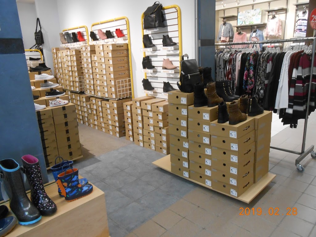 Chaussures Yellow | 10516, boul. Ste-Anne, Place Ste-Anne Local 1900, Sainte-Anne-de-Beaupré, QC G0A 3C0, Canada | Phone: (418) 827-1994
