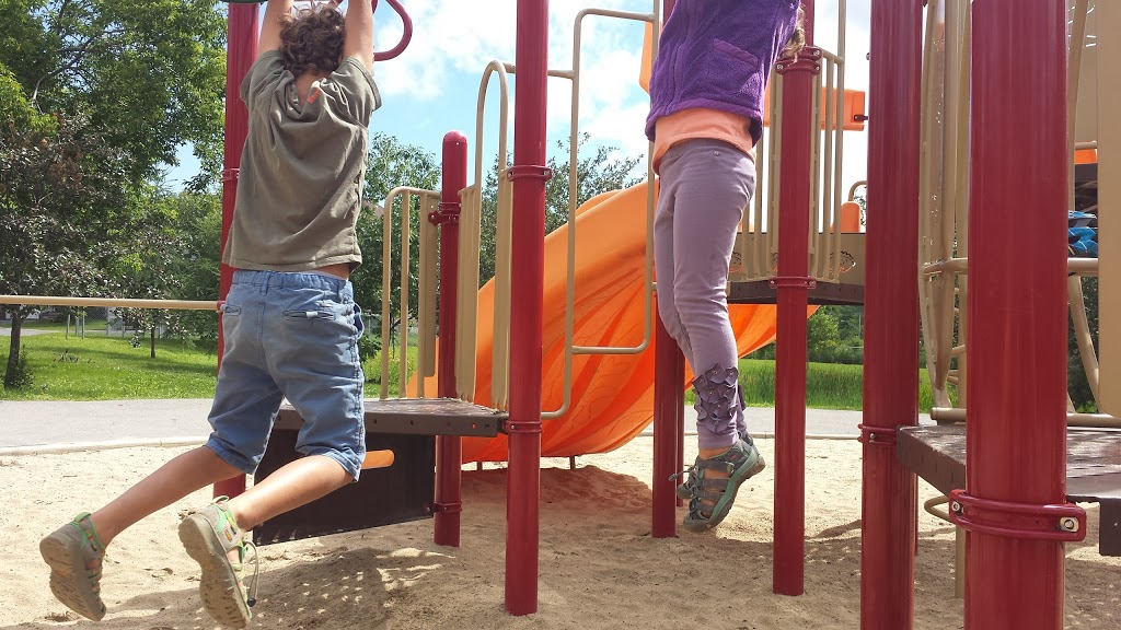 Parc Cherbourg | 10 Rue de Cherbourg, Gatineau, QC J9H, Canada | Phone: (866) 299-2002
