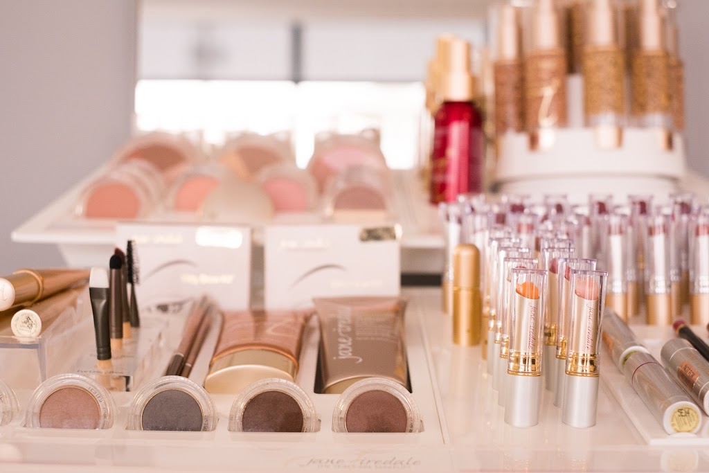 Leezur London Spa | 1634 Hyde Park Rd, London, ON N6H 5L7, Canada | Phone: (519) 601-4888
