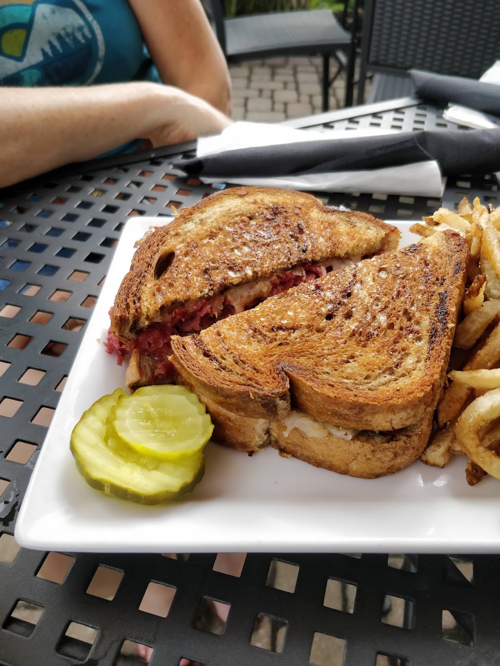 American Grille | 7901 Seneca St, East Aurora, NY 14052, USA | Phone: (716) 655-9757