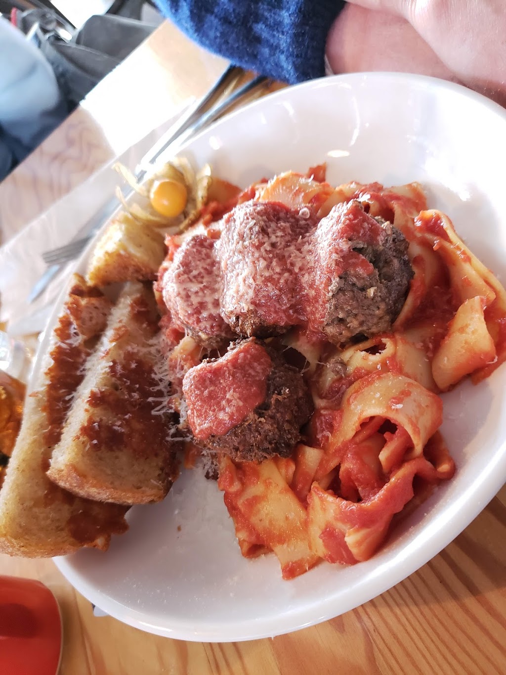 Salt Box Kitchen, Bakery & Bar | 226066 112 Street West, Foothills No. 31, AB T1S 5S5, Canada