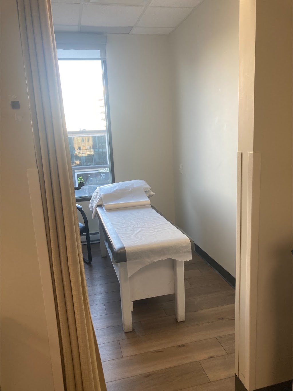 Clinique de réadaptation de lAvenir | 1435 Boulevard Saint-Martin O SUITE 500, Laval, QC H7S 2C6, Canada | Phone: (450) 973-1810