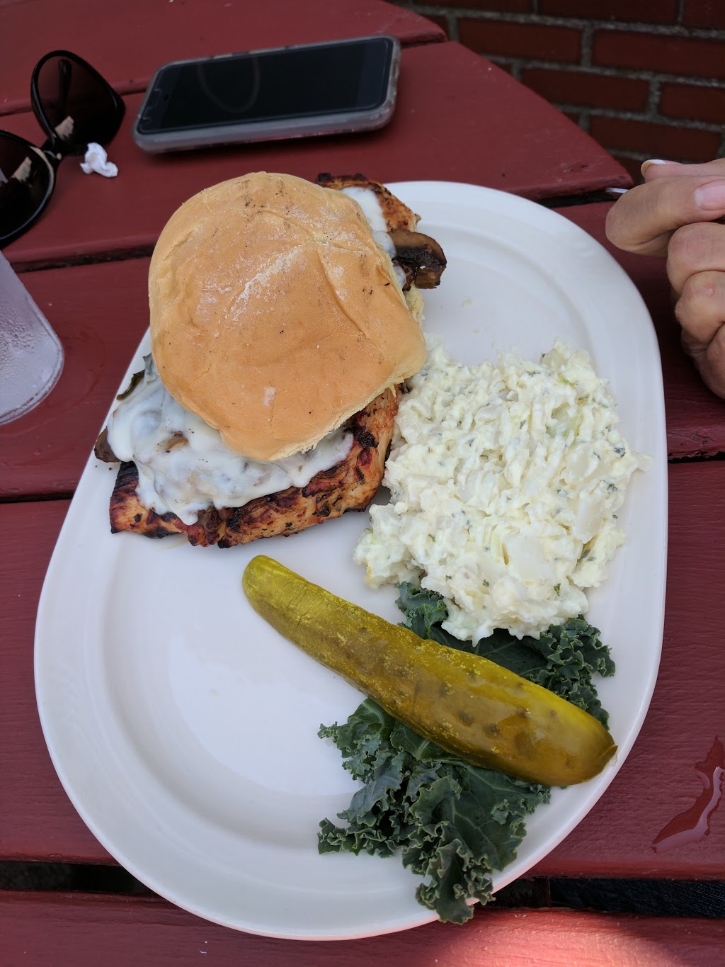 Hoaks | 4100 Lake Shore Rd, Hamburg, NY 14075, USA | Phone: (716) 627-4570