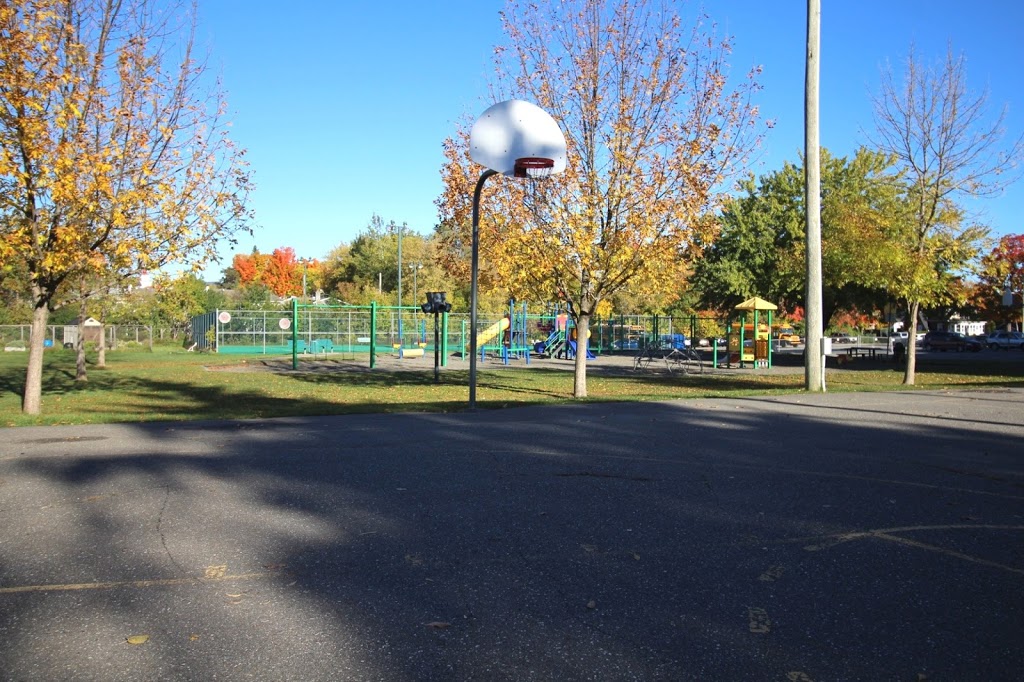 Parc-école Princess Elizabeth | park | Rue Bullard, Magog, QC J1X 3N6, Canada