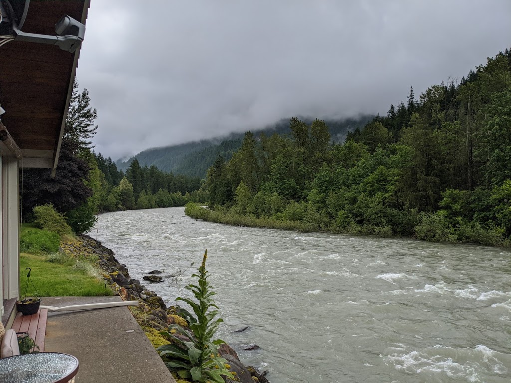 Sparkling Waters B&B | 67700 Othello Rd, Hope, BC V0X 1L1, Canada | Phone: (604) 860-4300