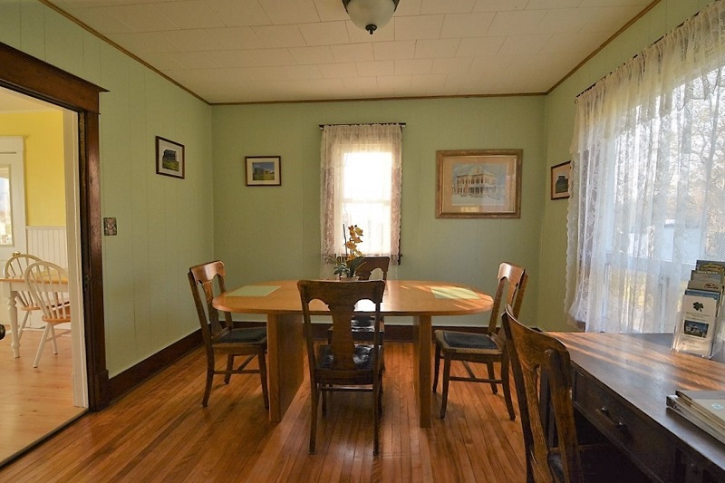 Hannas Irish Vacation Farmhouse | 724 Port Maitland Rd, Dunnville, ON N1A 2W6, Canada | Phone: (905) 774-7028