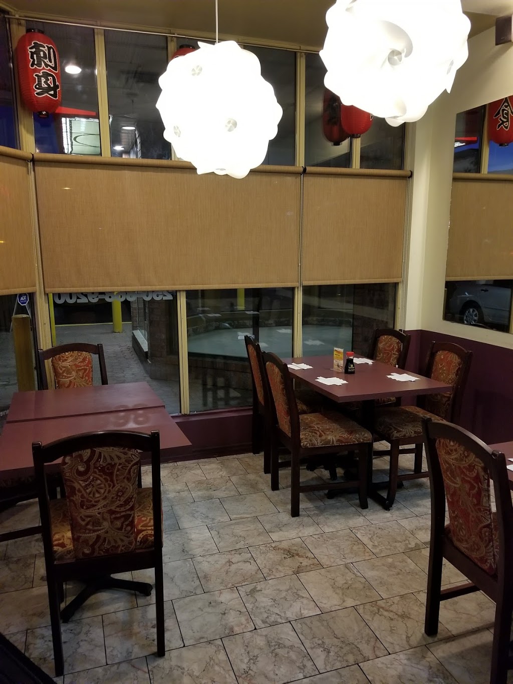 Maki Sushi Restaurant | 515 Harvey Ave, Kelowna, BC V1Y 1R2, Canada | Phone: (250) 868-9200