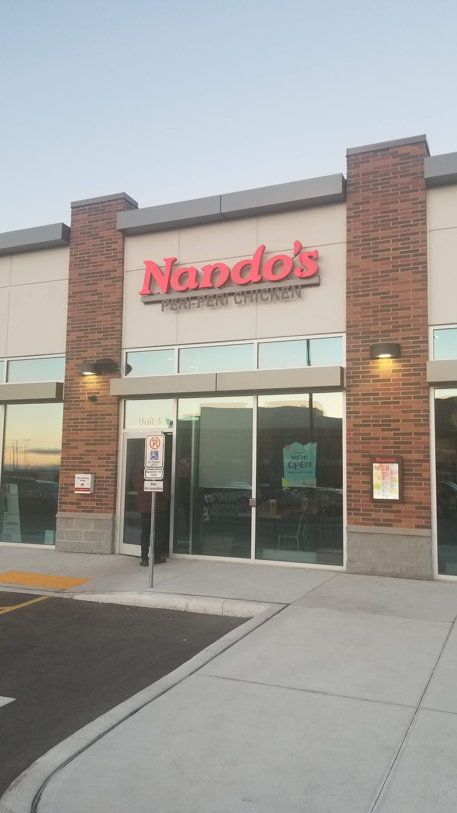 Nandos Courtneypark (Mississauga) | 90 Annagem Blvd Unit V4, Mississauga, ON L5T 2Y3, Canada | Phone: (905) 565-1650