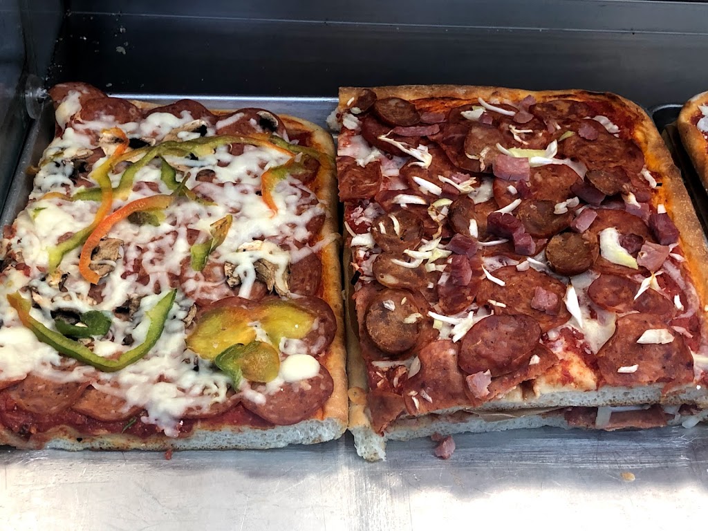 Pizza Scaglione | 7500 Bd des Galeries dAnjou, Montréal, QC H1M 3M4, Canada | Phone: (514) 353-7830