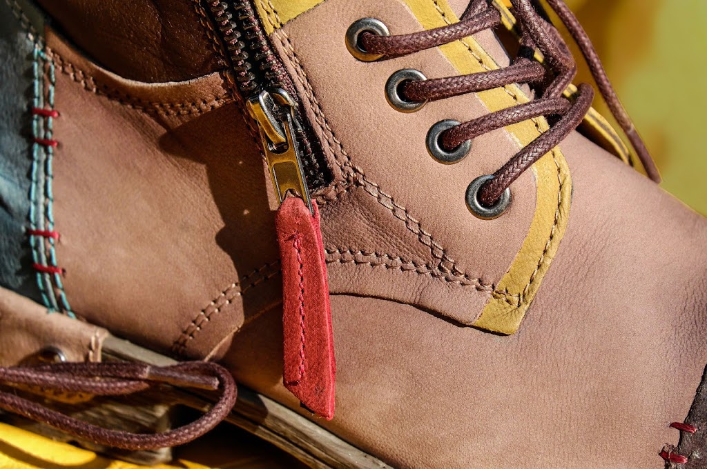 Lana Shoes & Medical Supply | 1500 Royal York Rd Unit 10, Etobicoke, ON M9P 3B6, Canada | Phone: (647) 349-1500