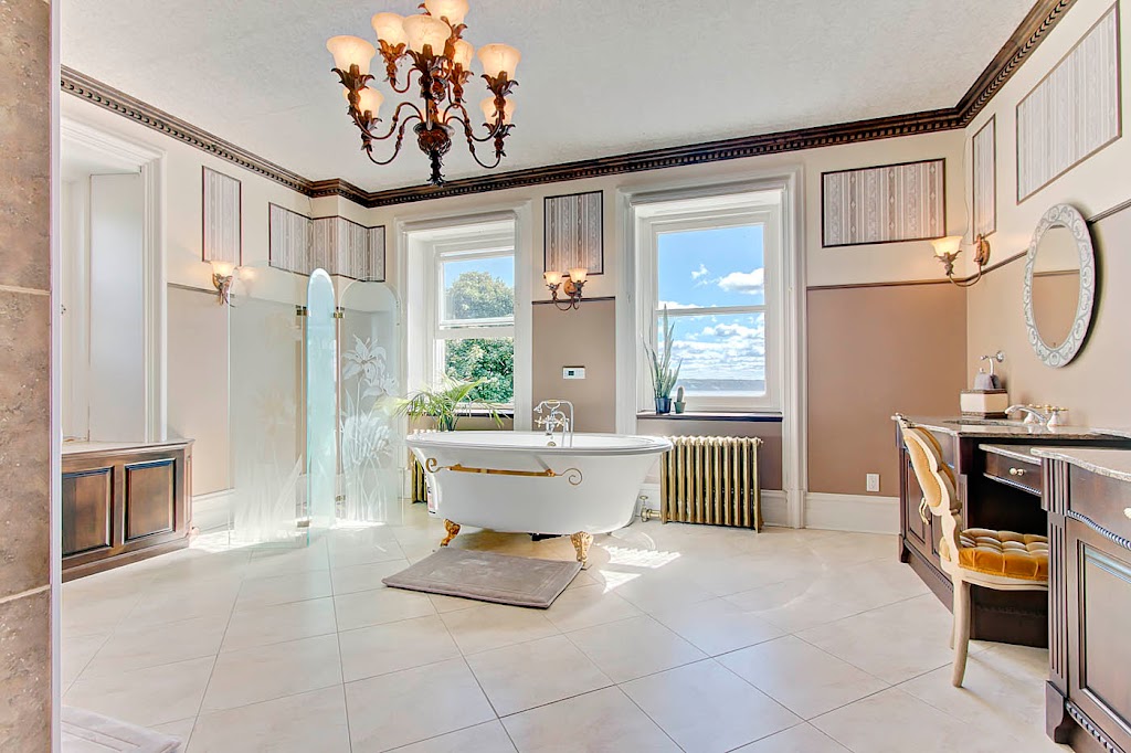 La Demeure du Capitaine | 571 Rue des Erables, Neuville, QC G0A 2R0, Canada | Phone: (581) 985-7309