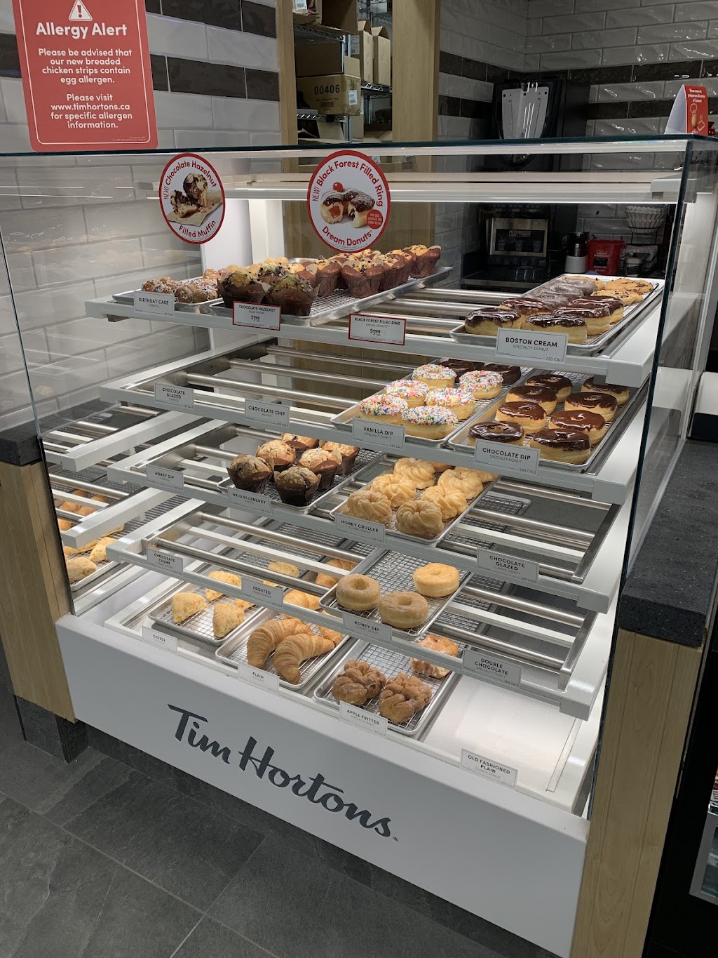 Tim hortons | 3990 Eglinton Ave W, Mississauga, ON L5M 2S3, Canada | Phone: (905) 828-8546