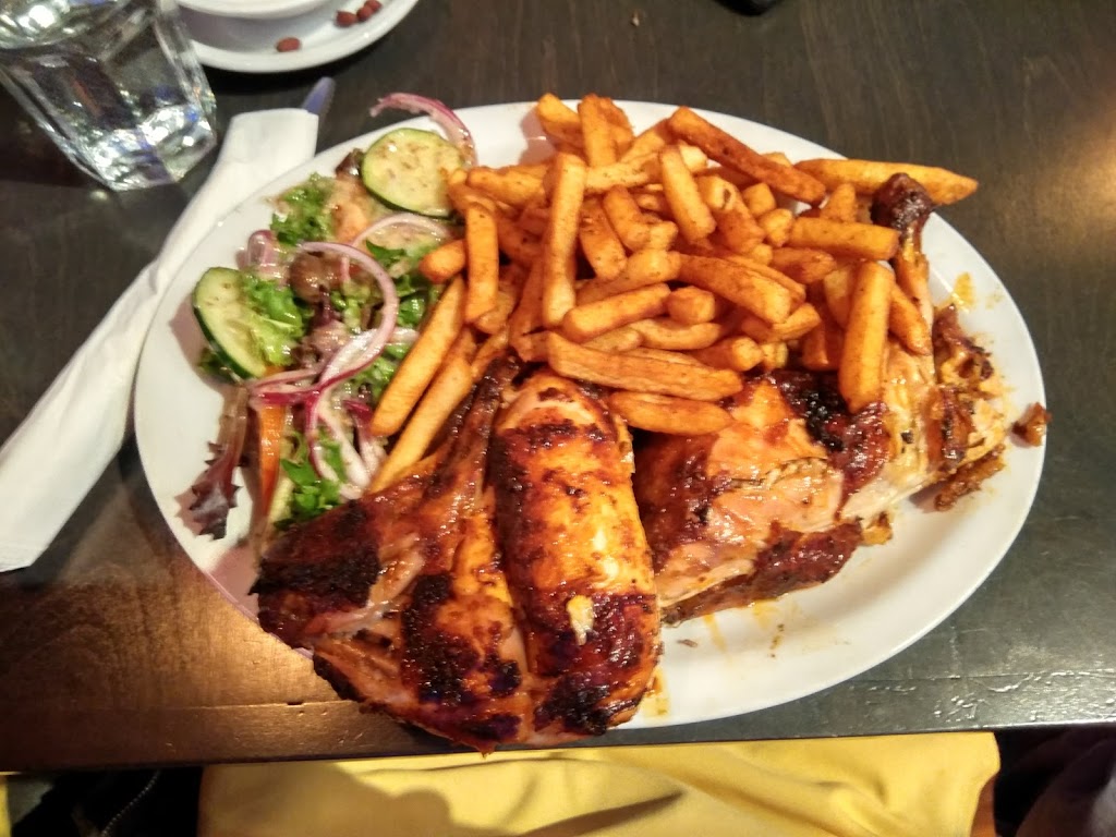 La Poule Fumée | 305 Bd du Curé-Labelle, Sainte-Thérèse, QC J7E 2G1, Canada | Phone: (450) 254-0254
