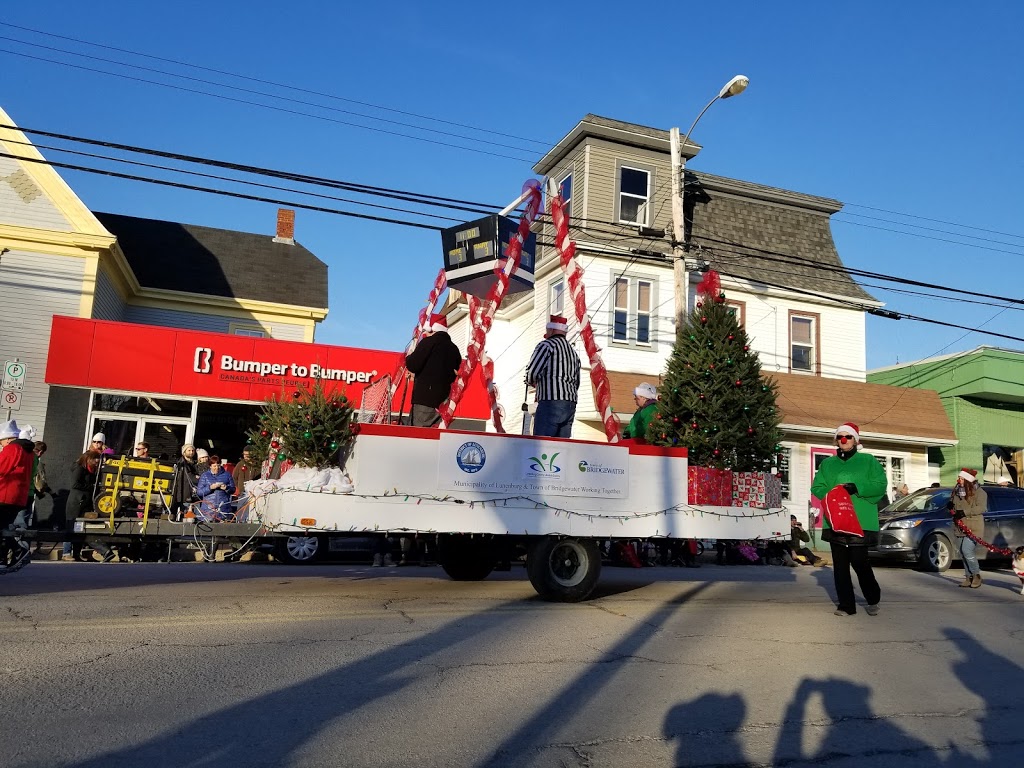 LUNENBURG ESSO | 1 Falkland St, Lunenburg, NS B0J 2C0, Canada | Phone: (902) 634-8014