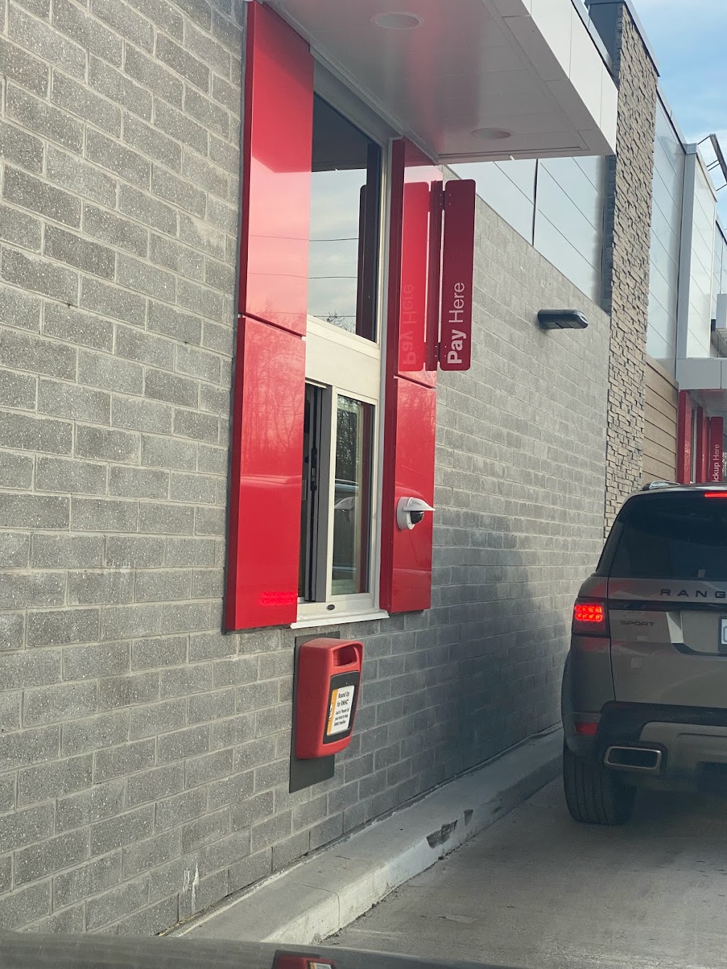 McDonalds | 445 Watson Pkwy N, Guelph, ON N1E 7C6, Canada | Phone: (519) 821-6081
