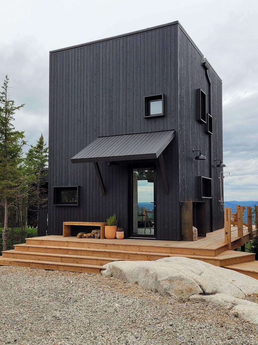 La cAbin ride&sleep | 145 Chem. du Moulin, La Jacques-Cartier, QC G3B, Canada | Phone: (418) 952-6425