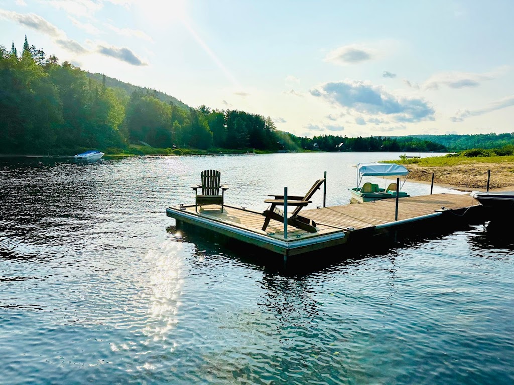 Chalet Le Sizerin | 1120 Chem. du Lac Ste Rose N, Mandeville, QC J0K 1L0, Canada | Phone: (514) 953-7927