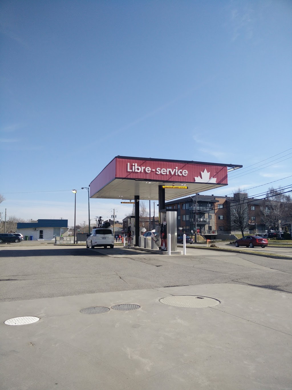 Petro-Canada | 1855 Rue Notre Dame, LAncienne-Lorette, QC G2E 5A5, Canada | Phone: (418) 871-3673