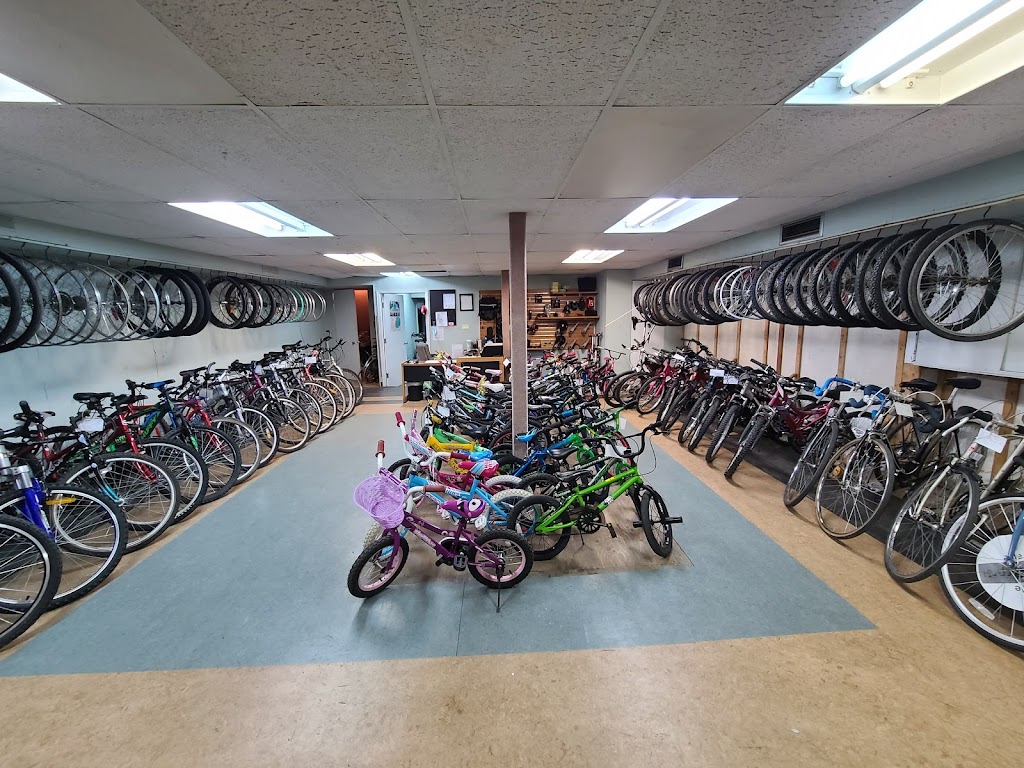 Atelier Vélo Re-Cycle | 7687 Rue Centrale, Montréal, QC H8P 1L7, Canada | Phone: (514) 777-9522