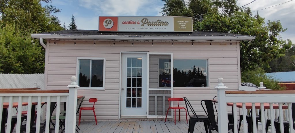 Cantine à Paulina | 505A Rue du Boisé, Grandes-Bergeronnes, QC G0T 1G0, Canada | Phone: (418) 232-6666
