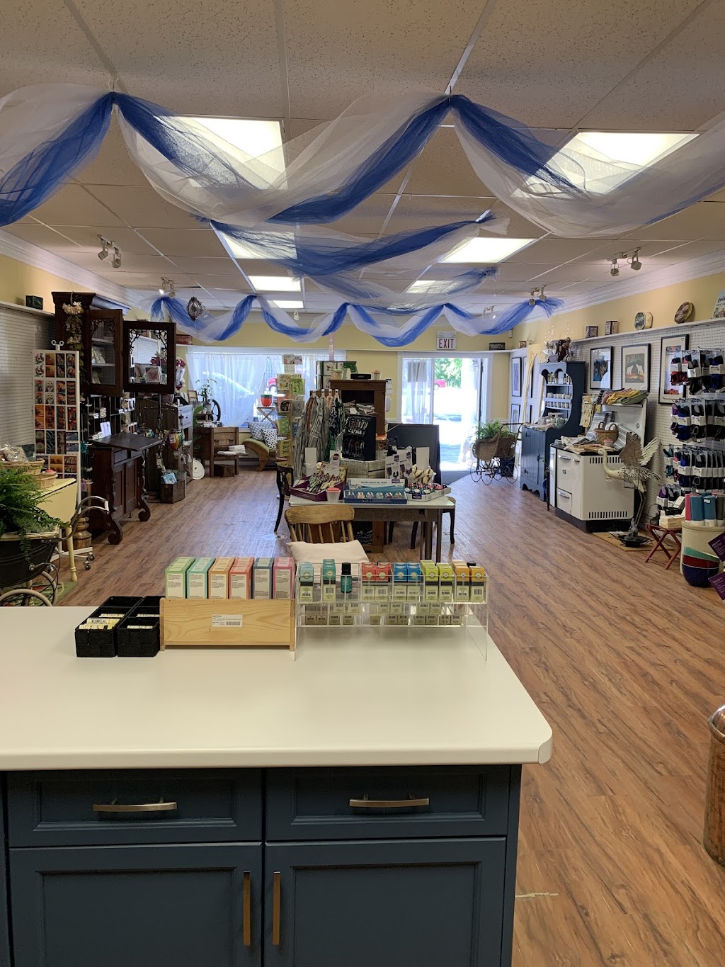 The Strand Boutique | 354 Simcoe St, Beaverton, ON L0K 1A0, Canada | Phone: (705) 426-1213