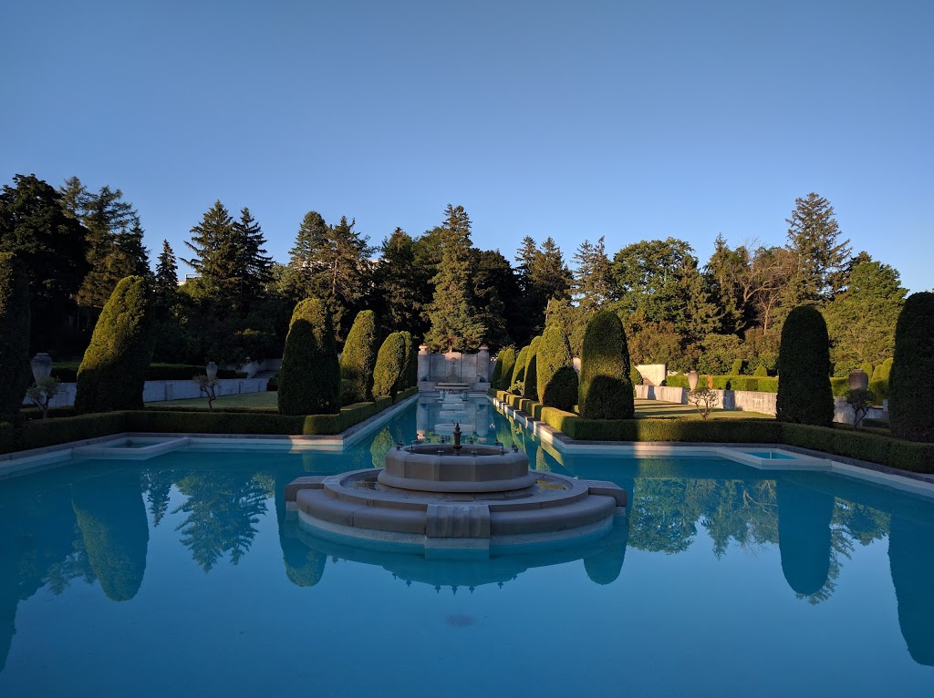 Parkwood Estate | 270 Simcoe St N, Oshawa, ON L1G 4T5, Canada | Phone: (905) 433-4311