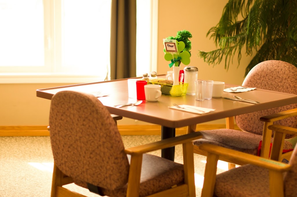 Tiverton Park Manor | 24 King St, Tiverton, ON N0G 2T0, Canada | Phone: (519) 368-8800