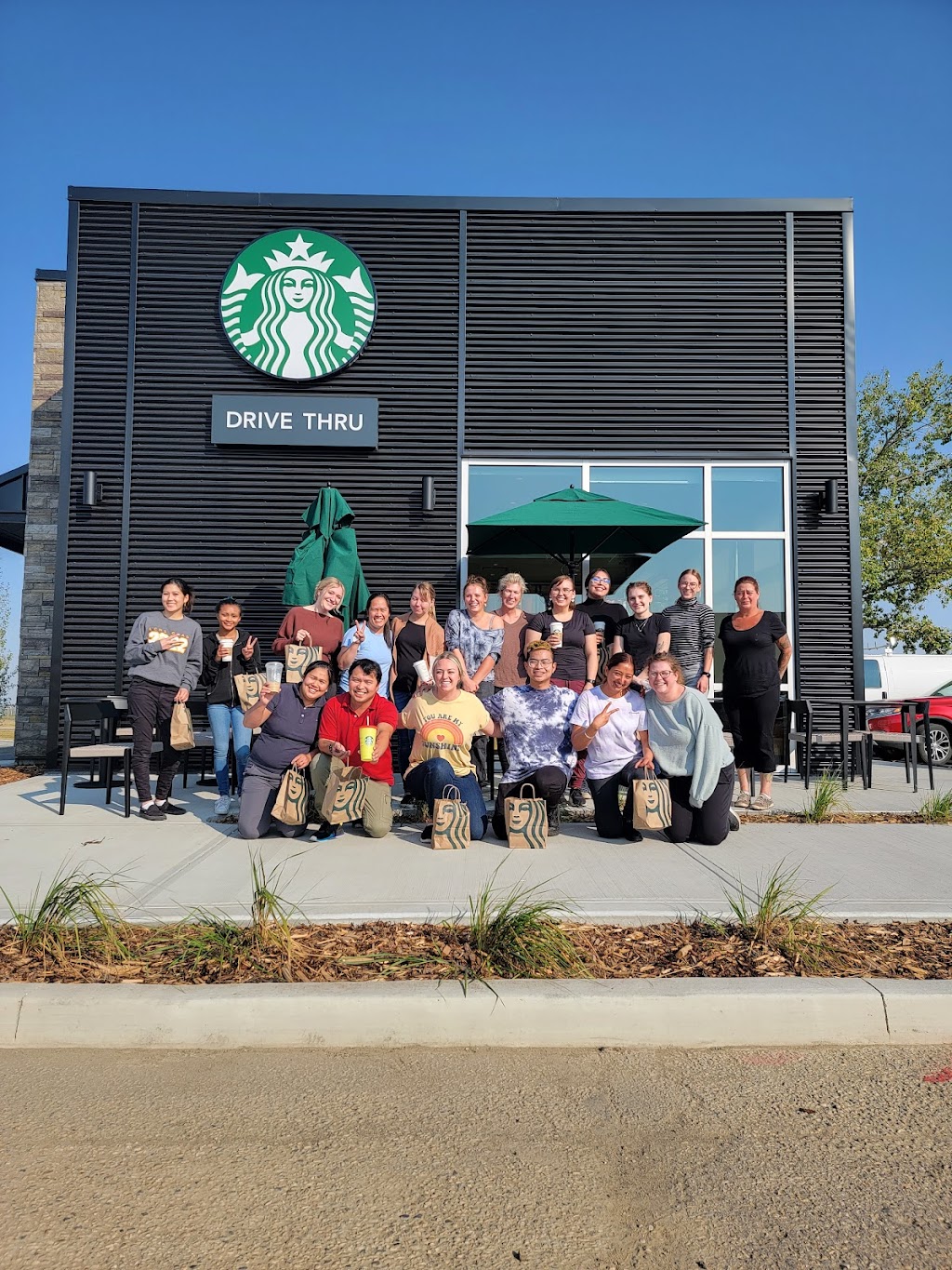 Starbucks | 5230 45 St, Lacombe, AB T4L 2A1, Canada | Phone: (403) 668-9611