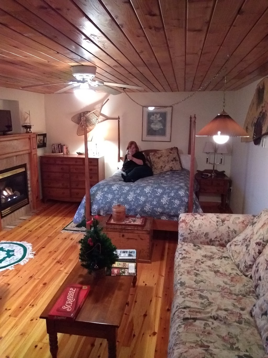 Westwind Inn | 37 Fire Rte 21 Rd, Buckhorn, ON K0L 1J0, Canada | Phone: (705) 657-8095