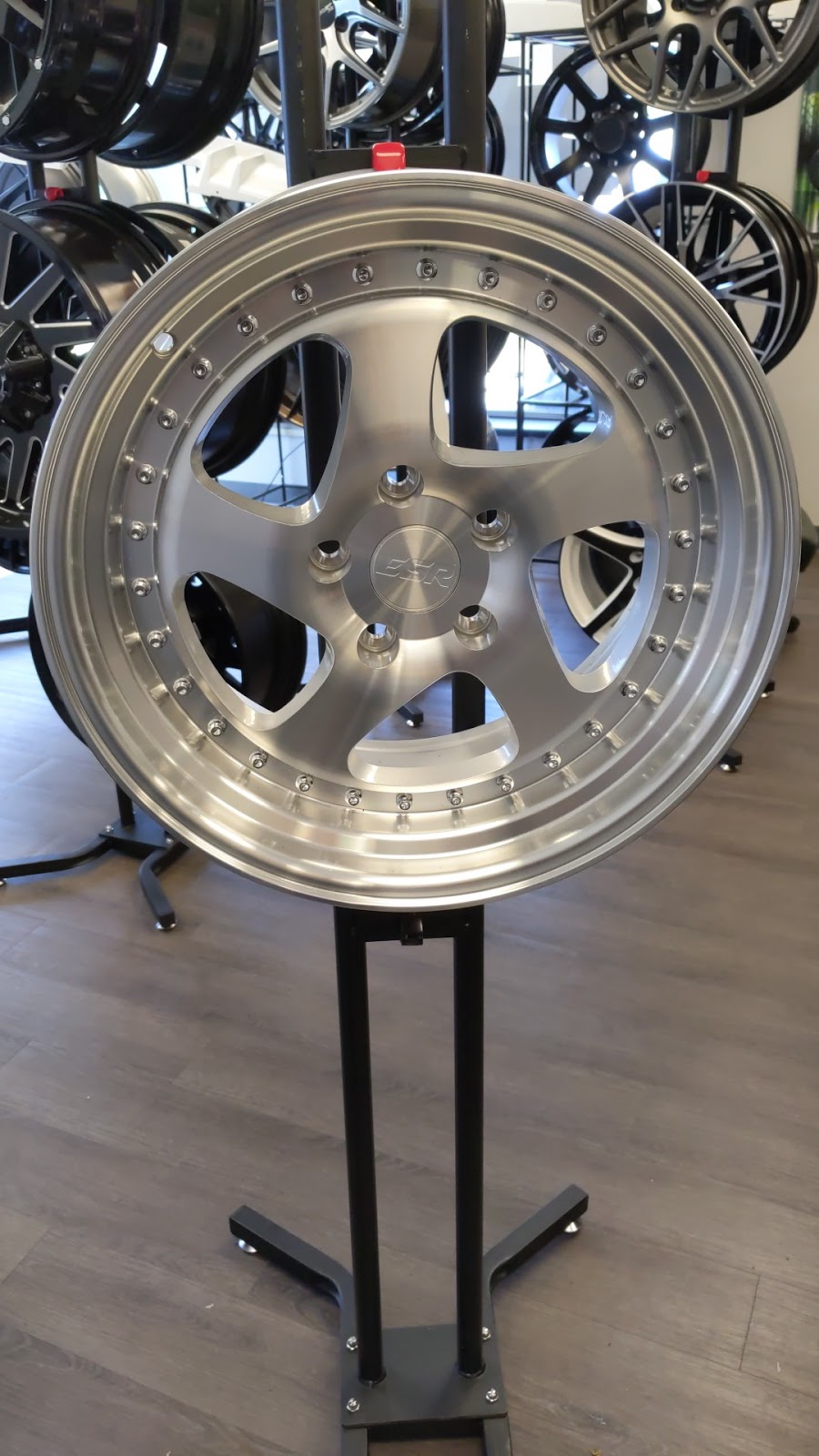 WHEELS UNLIMITED/U-HAUL | 53 Cowansview Rd, Cambridge, ON N1R 7L2, Canada | Phone: (519) 624-9990