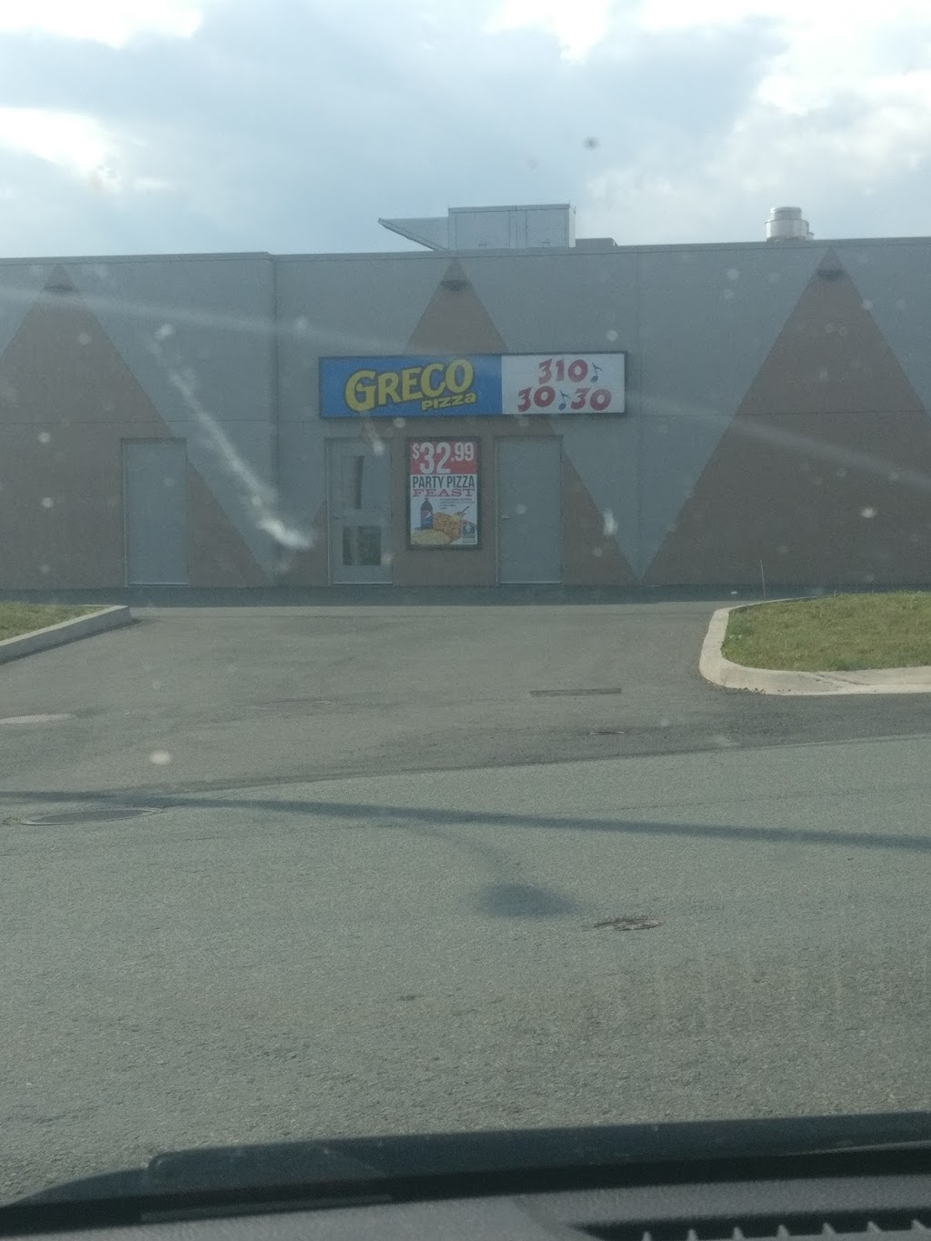 Greco Pizza | 566 Caldwell Rd, Dartmouth, NS B2V 2S8, Canada | Phone: (902) 435-3030